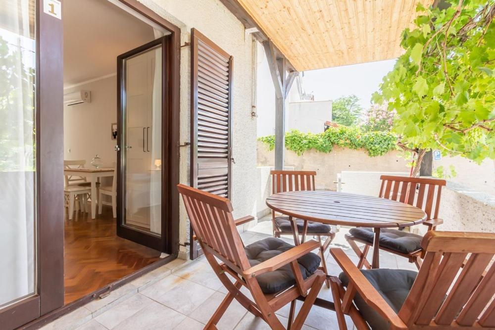 Apartments Vladan With Terrace Baska  Exterior photo