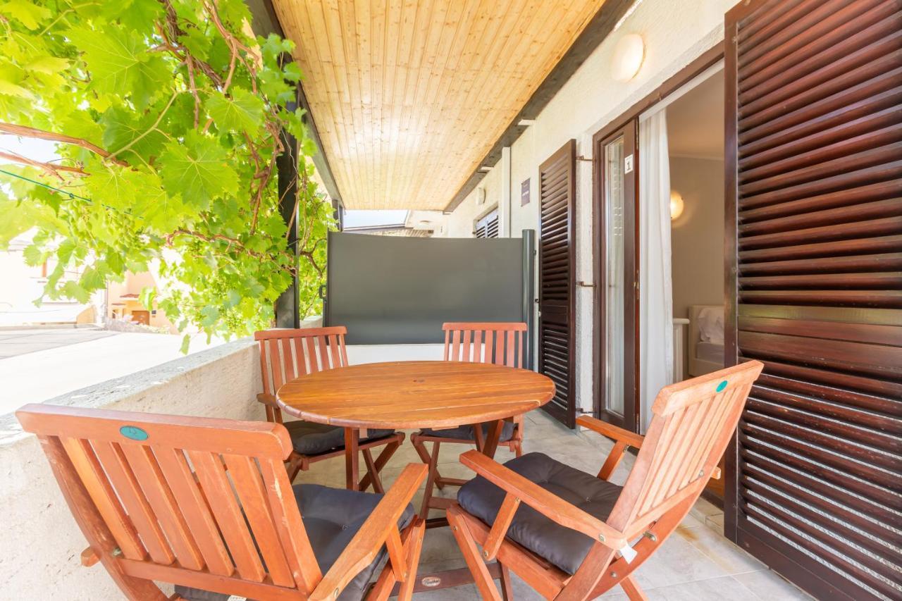 Apartments Vladan With Terrace Baska  Exterior photo